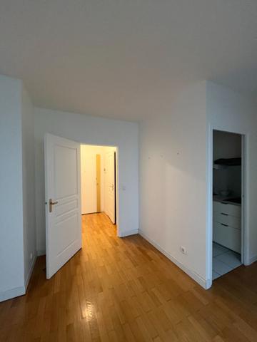 Appartement Paris 1 pièce(s) 26.80 m2