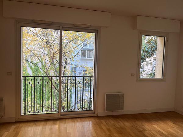 Appartement Paris 1 pièce(s) 26.80 m2