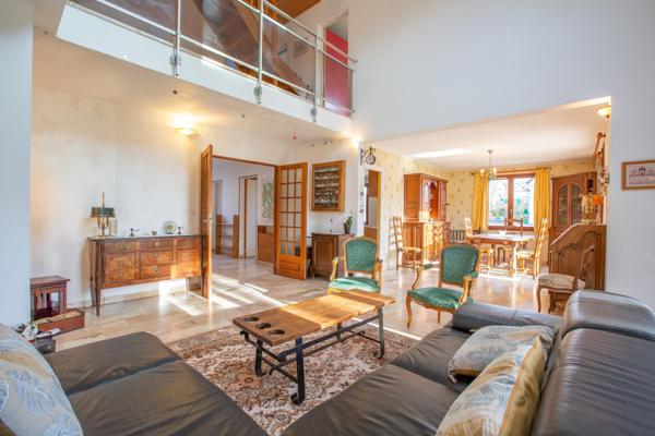 SUPERBE MAISON FAMILIALE