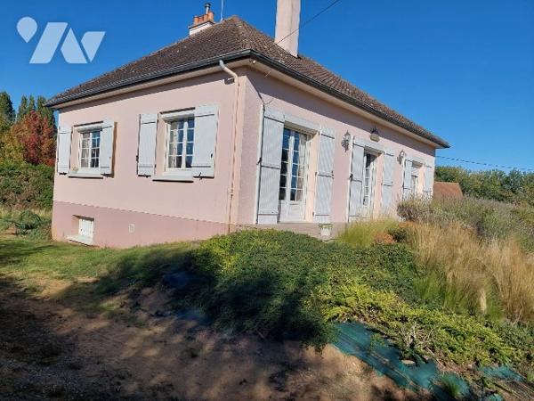 Maison lumineuse avec sous-sol complet-SAVIGNE L EVEQUE