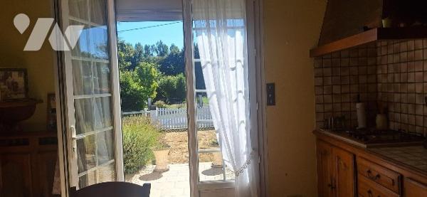 Maison lumineuse avec sous-sol complet-SAVIGNE L EVEQUE