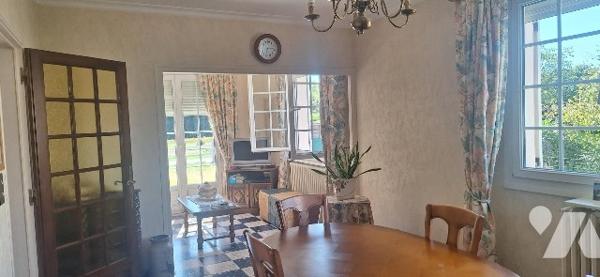 Maison lumineuse avec sous-sol complet-SAVIGNE L EVEQUE