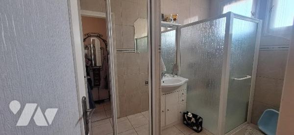 Maison lumineuse avec sous-sol complet-SAVIGNE L EVEQUE