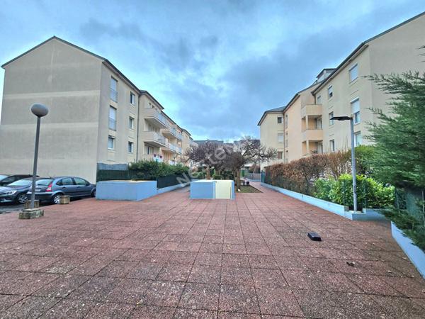 COUP DE COEUR Appartement Livry Gargan Secteur Poudrerie 4 pièce(s) 75.3 m2 avec balcon et place de parking