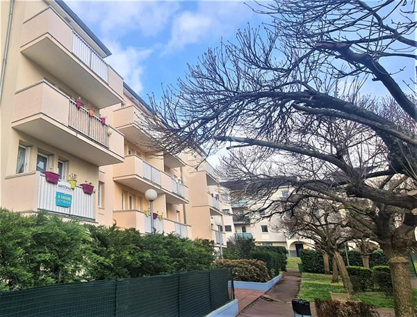 COUP DE COEUR Appartement Livry Gargan Secteur Poudrerie 4 pièce(s) 75.3 m2 avec balcon et place de parking