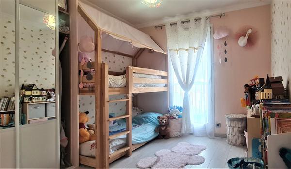 COUP DE COEUR Appartement Livry Gargan Secteur Poudrerie 4 pièce(s) 75.3 m2 avec balcon et place de parking