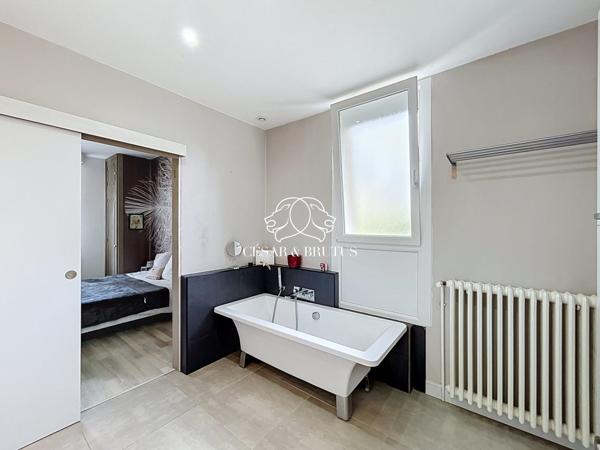 Maison de 182 m2 avec piscine au sel et DPE B à Marcigny