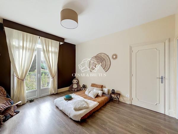 Maison de 182 m2 avec piscine au sel et DPE B à Marcigny