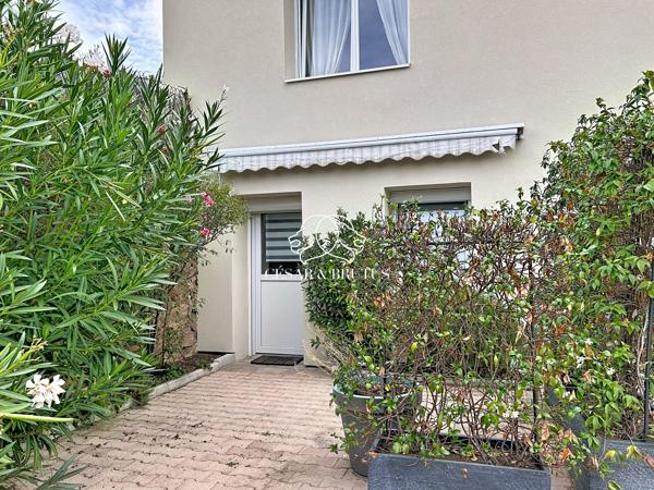 Maison de 182 m2 avec piscine au sel et DPE B à Marcigny
