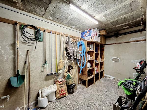 Maison de 182 m2 avec piscine au sel et DPE B à Marcigny