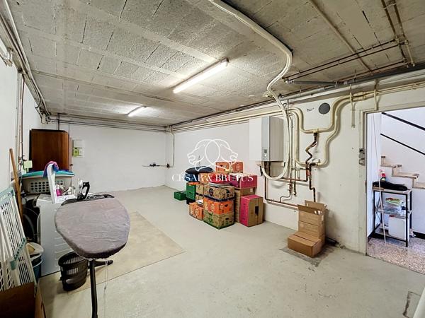 Maison de 182 m2 avec piscine au sel et DPE B à Marcigny