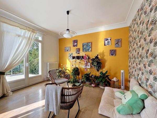 Maison de 182 m2 avec piscine au sel et DPE B à Marcigny
