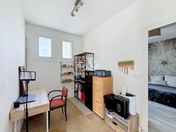 Maison de 182 m2 avec piscine au sel et DPE B à Marcigny