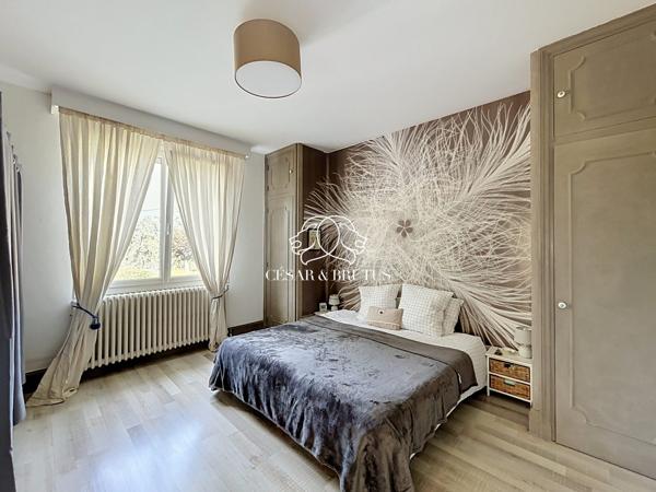 Maison de 182 m2 avec piscine au sel et DPE B à Marcigny