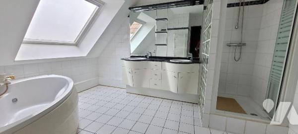 APPARTEMENT A VENDRE MALO LES BAINS 59 ! À proximité immédiate de la plage, au sein d'une petit...