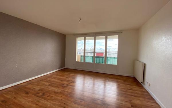 Appartement à louer    1 pièce •  Saint-Jean-de-la-Ruelle