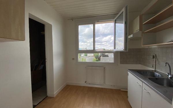 Appartement à louer    1 pièce •  Saint-Jean-de-la-Ruelle