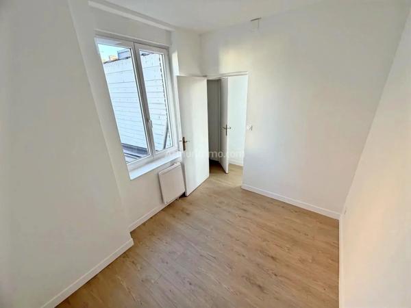 Vente                                                      Maison
                        
                     5 pièces                      92 m2                     à Wasquehal