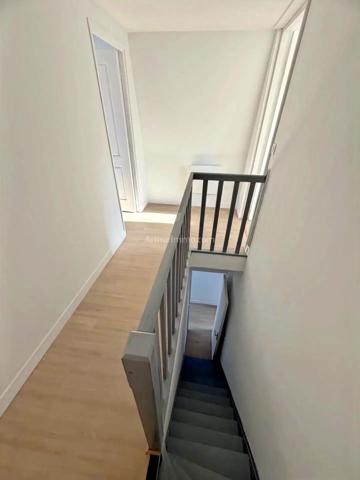 Vente                                                      Maison
                        
                     5 pièces                      92 m2                     à Wasquehal