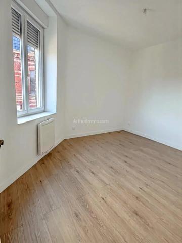 Vente                                                      Maison
                        
                     5 pièces                      92 m2                     à Wasquehal