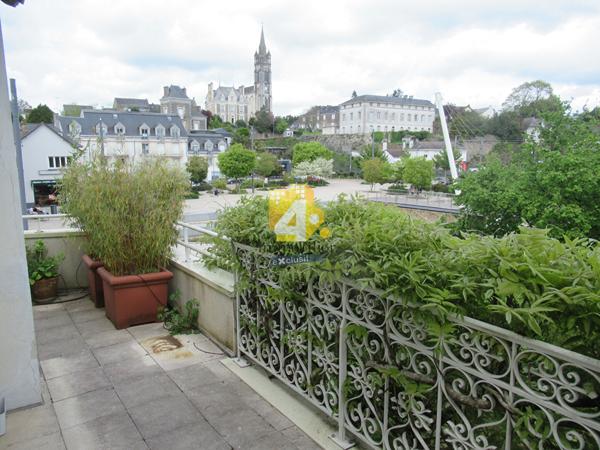 Maison - 12 pièces - 225 m²