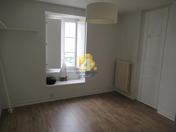 Maison - 12 pièces - 225 m²