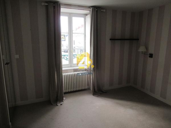 Maison - 12 pièces - 225 m²