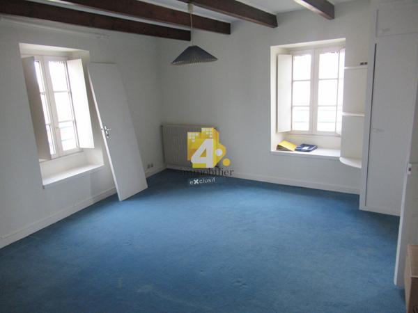 Maison - 12 pièces - 225 m²