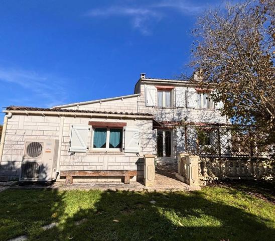 Mornac. Maison 124 m² avec garage