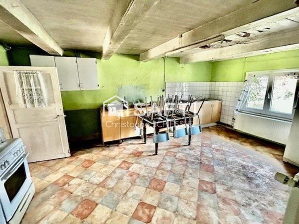 Corps de ferme à rénover avec dépendances