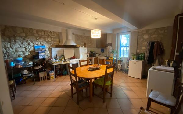 Maison à vendre    6 pièces •  Mallemort