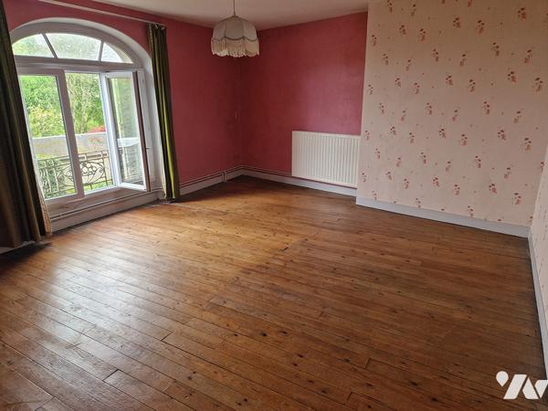 Deux maisons communicantes ( 360 m2) , possibilités de location sur un terrain de 470 m2