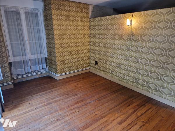 Deux maisons communicantes ( 360 m2) , possibilités de location sur un terrain de 470 m2