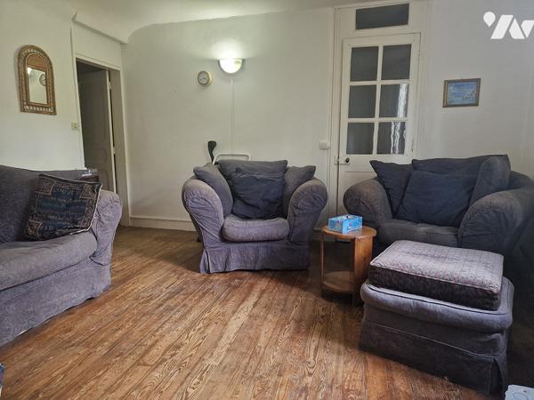 Deux maisons communicantes ( 360 m2) , possibilités de location sur un terrain de 470 m2