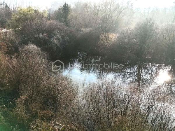 Terrain de 2 325 m²