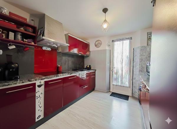 STOP AFFAIRE T3 44m² Centre ville LA LONDE 175000