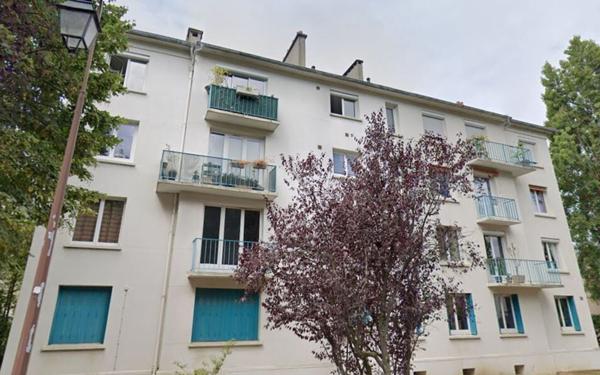 Appartement à vendre    4 pièces • 79,60 m2 Sèvres