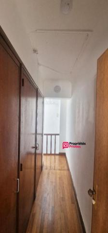 Immeuble de 94 m² avec commerce et logement 3 pièces et 2 chambres