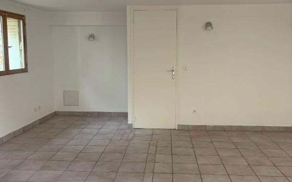 Appartement à louer    2 pièces •  Massy