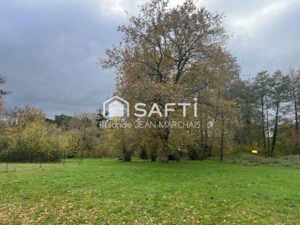 Terrain constructible 1600 m2, Les Bordes (45460)