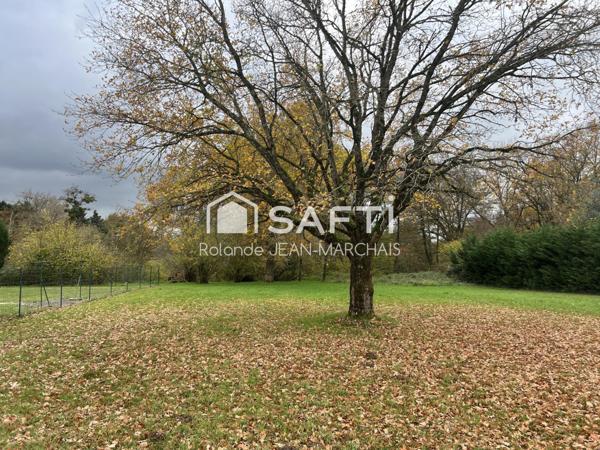Terrain constructible 1600 m2, Les Bordes (45460)