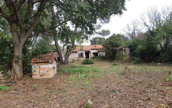 Terrain à vendre    Nîmes