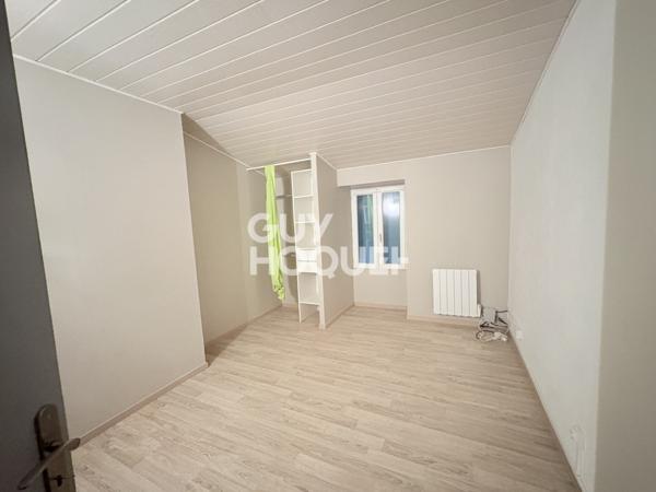 A louer Maison de bourg de 4 pièces de 121 m² à  St Pierre La Noue