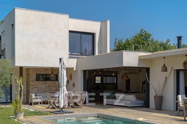 Cassis – Maison d’architecte de 232 m² – Vue vignes & mer