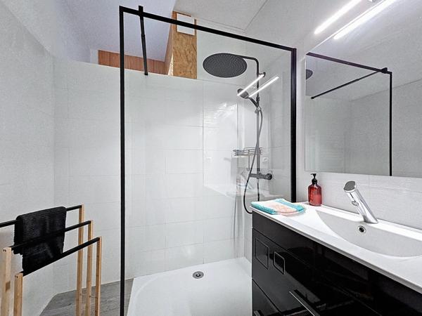 "Votre havre de paix entre montagne et rivière vous attend !"