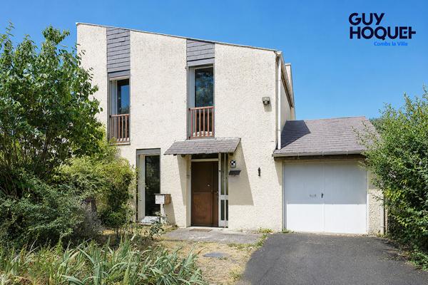 Maison 5 chambres à vendre à Combs-la-Ville dont une de plain-pied