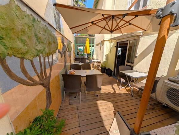 Local commercial + Appartement T4 – Emplacement n°1 La Tamarissière – Prêt à exploiter