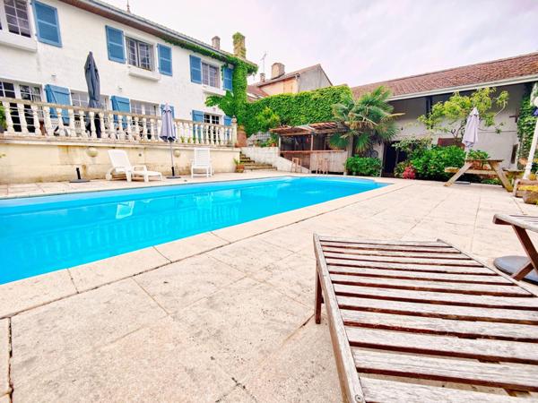 T8 au calme, garage, piscine