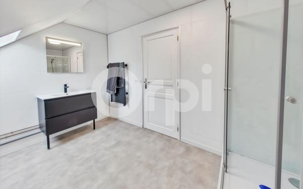 Maison à vendre    8 pièces •  Gressy