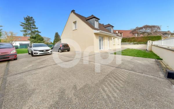 Maison à vendre    8 pièces •  Gressy